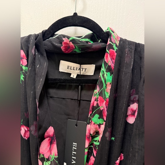 Elliatt Estelle Long Sleeve Maxi Dress in Black & Pink Floral size S NWT - Picture 7 of 7
